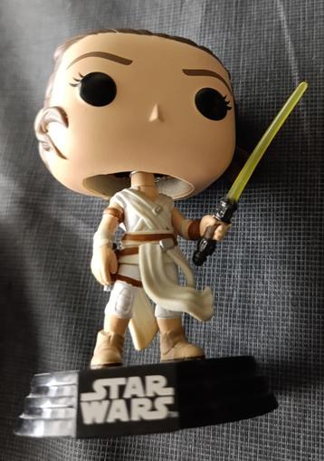 Star Wars Funko Pop Rey nr 432 yellow lightsaber beschikbaar voor biedingen