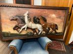 Zwaar houten paarden reliëf 1,50 op. 72 cm hoog, Ophalen of Verzenden