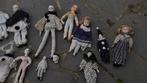 12 antieke poppetjes van pierrot en porselein, prijs per lot, Ophalen, Gebruikt, Pop