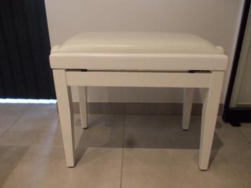 Pianostoel Stagg, witte kleur. beschikbaar voor biedingen