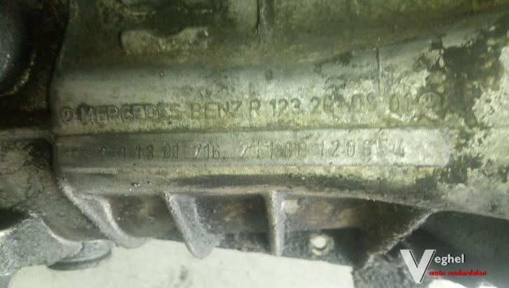 Versnellingsbak 4 5 bak w124 201, Auto-onderdelen, Transmissie en Toebehoren, Gebruikt, Ophalen of Verzenden