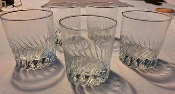 5 vintage whisky glazen beschikbaar voor biedingen