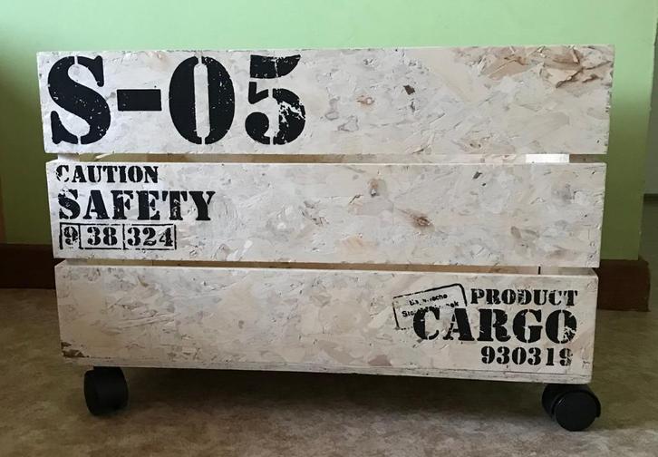 Decoratieve set houten kisten - kratten op wieltjes, Huis en Inrichting, Woonaccessoires | Kisten, Nieuw, Minder dan 50 cm, Minder dan 50 cm