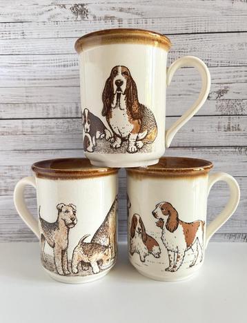 Tasse Biltons au décor de chiens beschikbaar voor biedingen