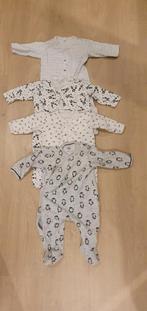 11 Pyjama's met voeten
Maat 68, Kinderen en Baby's, Ophalen