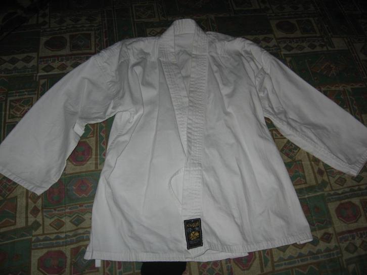 Kimonoriem wit negen maat 140, Sport en Fitness, Vechtsporten en Zelfverdediging, Nieuw, Karate, Vechtsportkleding, Ophalen of Verzenden