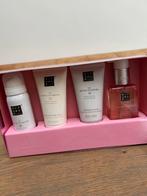 Rituals giftset - the ritual of sakura, Ophalen of Verzenden, Nieuw, Bodylotion, Crème of Olie