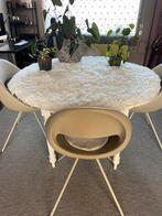 Vintage wit geverfde tafel kan ingeklapt worden om tegen de, Ophalen of Verzenden, Gebruikt, Rond, Overige houtsoorten