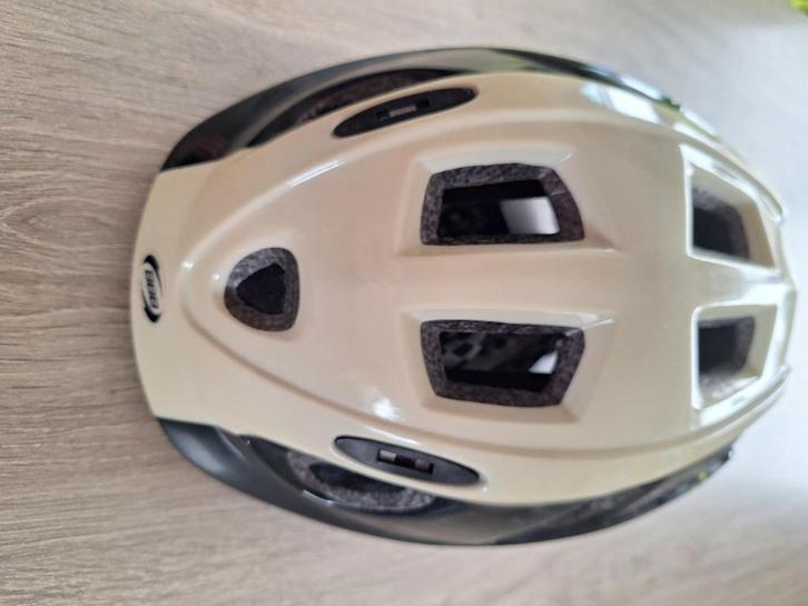 fietshelm politie maat S, Vélos & Vélomoteurs, Accessoires vélo | Casques de vélo, Utilisé, Garçon, S, Enlèvement ou Envoi