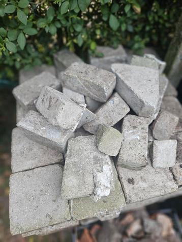 192 betonklinkers van 14x14x6cm, ongeveer 3.76m2, Tuin en Terras, Tegels en Klinkers, Ophalen, Gebruikt