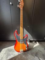 Guitare bass Marcus Miller  D5, Muziek en Instrumenten, Ophalen, Zo goed als nieuw, Basgitaar