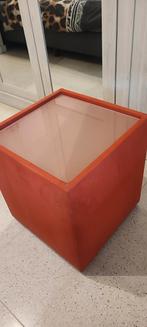 2 hocker nacht tafels, Huis en Inrichting, Slaapkamer | Nachtkastjes, Ophalen, Zo goed als nieuw, Glas
