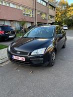 Ford Focus 1.6 Automaat 76.000 km, Auto's, Ford, Stof, 4 cilinders, Zwart, 5 zetels