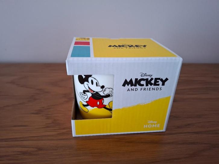 NIEUW Mok Disney Home - Mickey and friends - MICKEY MOUSE, Verzamelen, Disney, Nieuw, Servies, Mickey Mouse, Ophalen of Verzenden