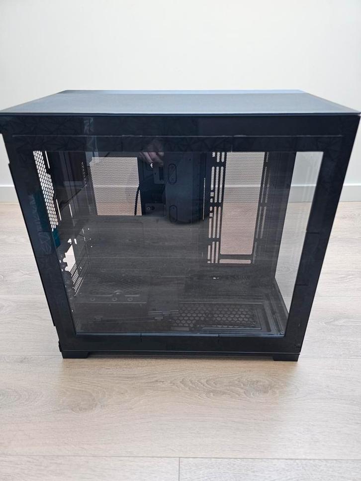 Lian li 011 dynamic evo rgb, Computers en Software, Serverkasten, Zo goed als nieuw, Glas, Glas, Ophalen