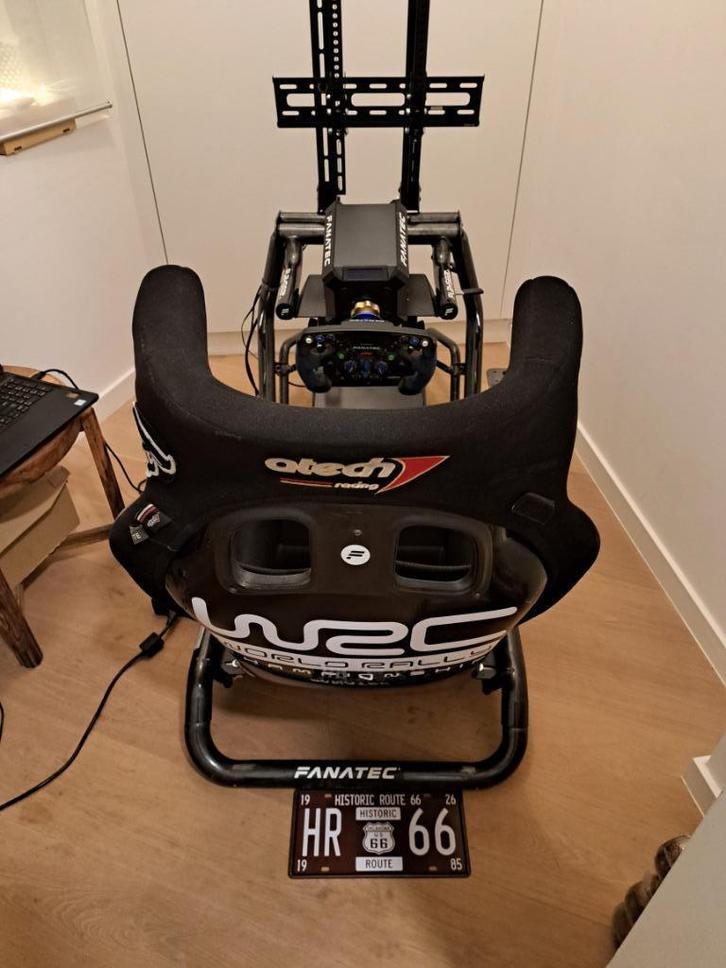 Fanatec podium DD1 playseat sensation pro, Games en Spelcomputers, Spelcomputers | Sony Consoles | Accessoires, Zo goed als nieuw