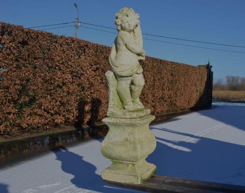 oude betonnen putti, cherubijn met mooie patine, Tuin en Terras, Tuinbeelden, Steen, Ophalen