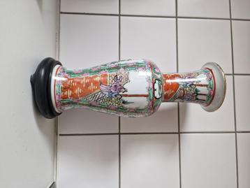 Macau vaas van Chinees porselein beschikbaar voor biedingen