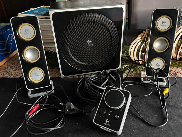 Logitech Z4 2.1 luidsprekersysteem, Computers en Software, Pc speakers, Zo goed als nieuw, Audiokanaal 2.1, Ophalen