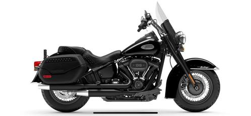 Harley-Davidson Softail Heritage Classic Blacked Out met 48, Motos, Motos | Harley-Davidson, Entreprise, Chopper