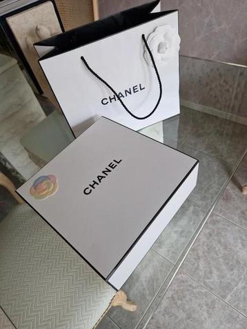 Boîte coffret Chanel neuf authentique  beschikbaar voor biedingen