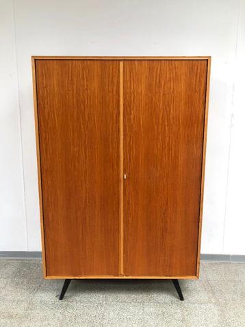 Vintage mid-century kleerkast/gaderobekast 1960's beschikbaar voor biedingen