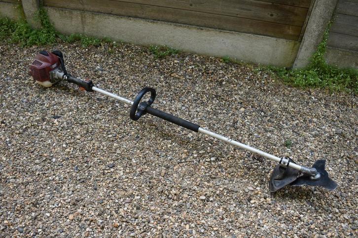 Kawasaki TJ27 bosmaaier, Tuin en Terras, Bosmaaiers, Zo goed als nieuw, Benzine, 10 tot 30 cm, Ophalen of Verzenden