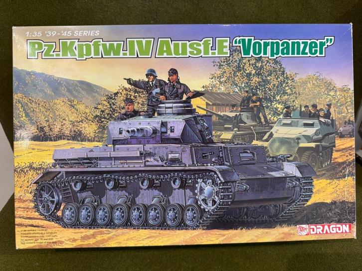 Dragon 1/35 6301 German tank PzKpfw IV Ausf.E vorpanzer, Hobby en Vrije tijd, Modelbouw | Auto's en Voertuigen, Zo goed als nieuw