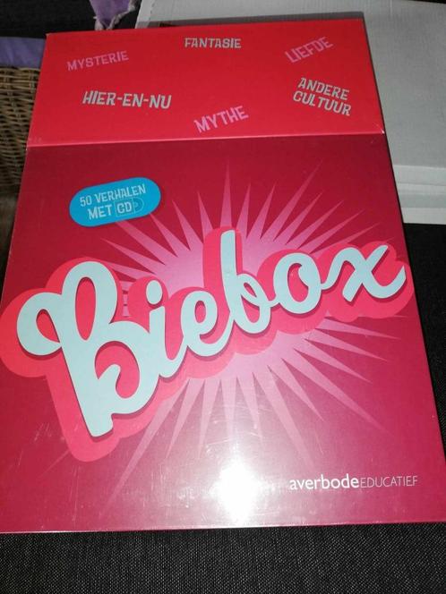 BIEBOX  50 verhalen met cd ( 12 tot 16 jaar ), Diversen, Schoolbenodigdheden, Nieuw, Ophalen of Verzenden