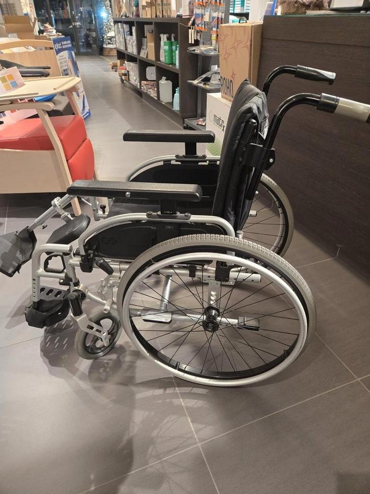 Fauteuil roulant état impeccable, Diversen, Rolstoelen, Zo goed als nieuw, Handbewogen rolstoel, Inklapbaar, Ophalen