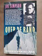 Over de rand Joe Simpson: beste bergsportboek, Ophalen of Verzenden, Zo goed als nieuw