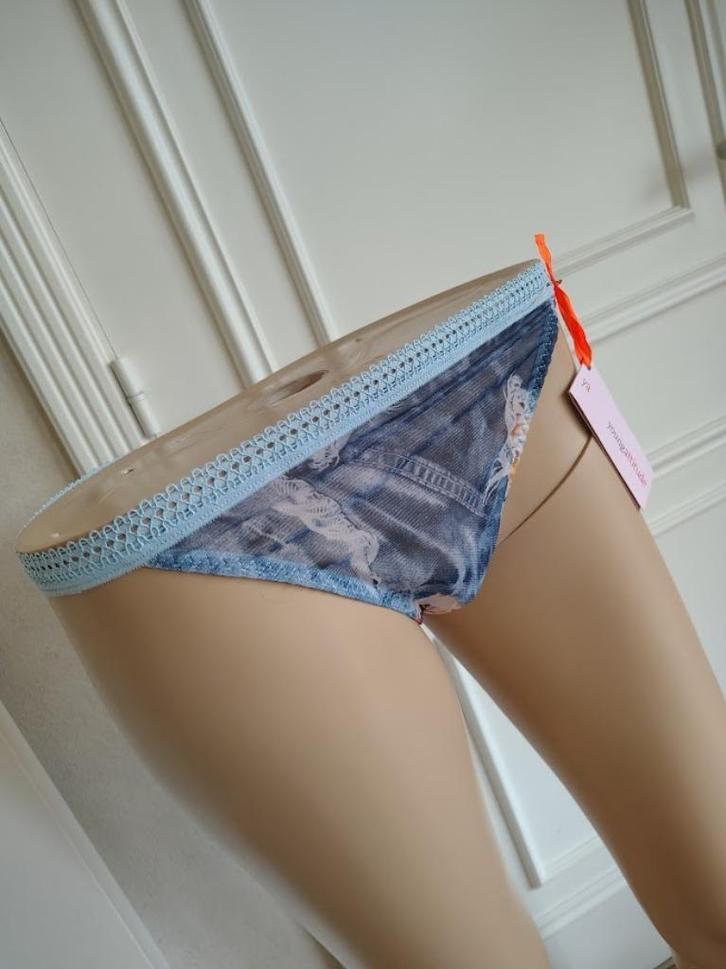 nieuwe string van young attitude, Kleding | Dames, Ondergoed en Lingerie, String, Verzenden