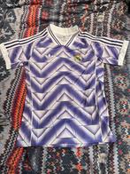Maillot Real Madrid édition limitée, Sports & Fitness, Football, Taille M, Enlèvement ou Envoi, Comme neuf, Maillot