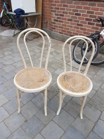 Thonet stoelen (2 stuks) beschikbaar voor biedingen
