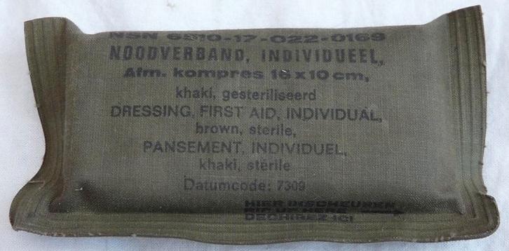 Verband Pakje Nood, 16x10cm, Koninklijke Landmacht, 1973.(1), Verzamelen, Militaria | Algemeen, Landmacht, Overige typen, Ophalen of Verzenden