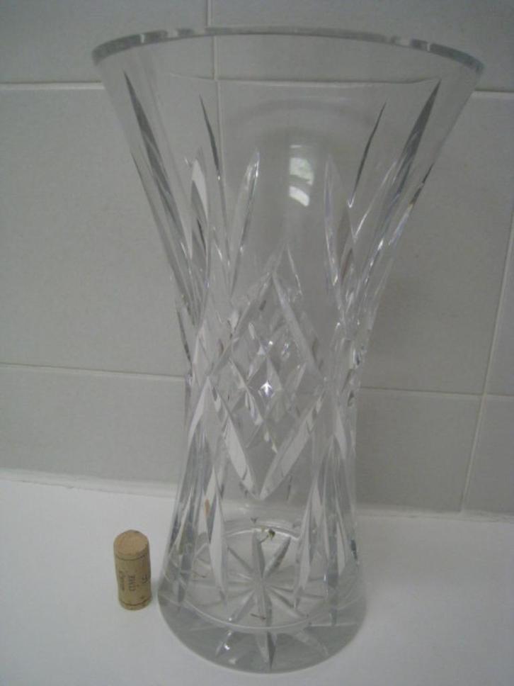 Vaas in geslepen glas, konische vorm, zeer mooi, Antiek en Kunst, Antiek | Vazen, Ophalen