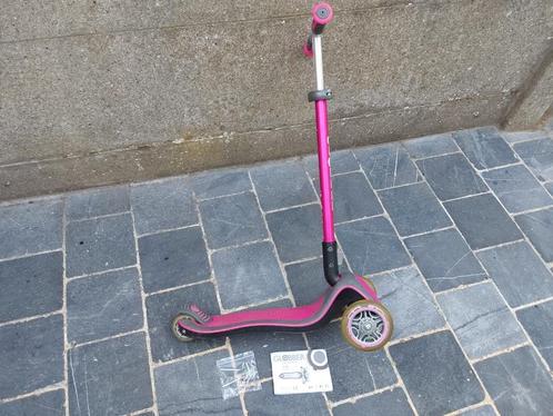 Globber step Elite lights voor meisje tot 50kg, Kinderen en Baby's, Speelgoed | Buiten | Voertuigen en Loopfietsen, Gebruikt, Ophalen
