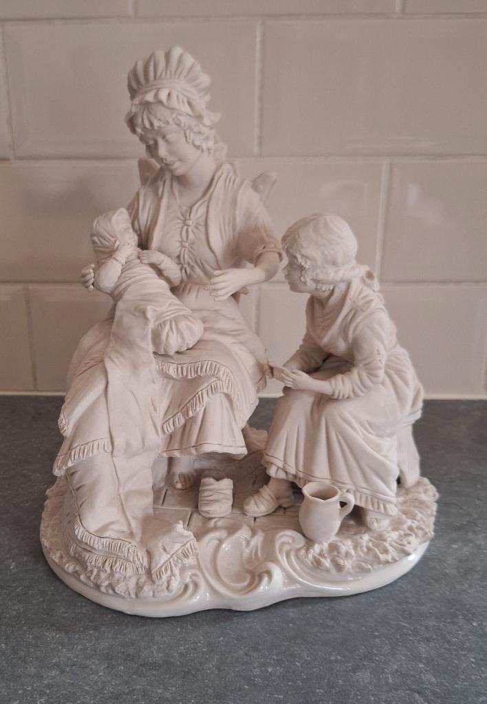 Porseleinen wit beeld moeder met baby en kind, Antiek en Kunst, Kunst | Beelden en Houtsnijwerken, Ophalen