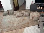 Tapijten 7 kussen + poef, Huis en Inrichting, Tafels | Bijzettafels, Ophalen, Zo goed als nieuw