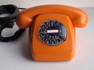 Joli ancien téléphone vintage orange FeTap beschikbaar voor biedingen