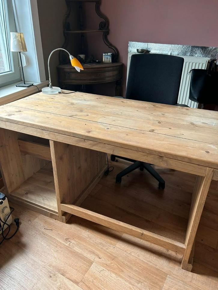 Bureau in steigerhout. Gemaakt door schrijnwerker., Huis en Inrichting, Tafels | Sidetables, Zo goed als nieuw, Ophalen