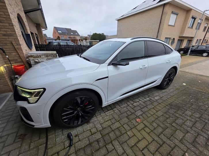 q8 e-tron Sportback S-line Competition 55 quatro, Autos, Audi, Particulier, e-tron, Caméra 360°, 4x4, ABS, Caméra de recul, Phares directionnels