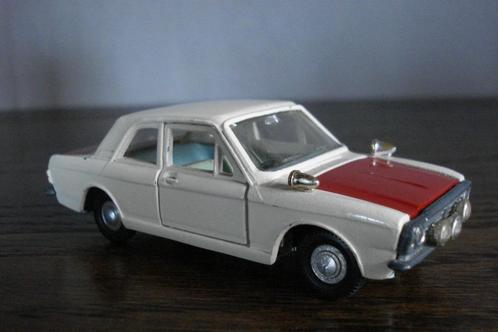 Ford Cortina ( Dinky Toys)., Hobby en Vrije tijd, Modelauto's | 1:43, Gebruikt, Auto, Dinky Toys, Ophalen of Verzenden