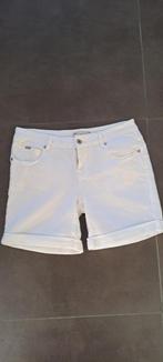 Jeansshort stretch maat 38, Kleding | Dames, Broeken en Pantalons, Nieuw, Maat 38/40 (M), Ophalen of Verzenden, Wit