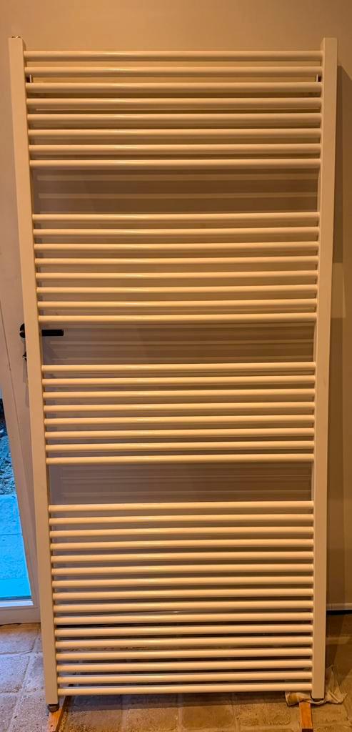 Handdoekradiator, Doe-het-zelf en Bouw, Verwarming en Radiatoren, Zo goed als nieuw, Ophalen