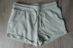 Muntgroen katoenen shortje Hema maat 122 / 128 in prima staa, Enfants & Bébés, Vêtements enfant | Taille 122, Pantalon, Enlèvement ou Envoi