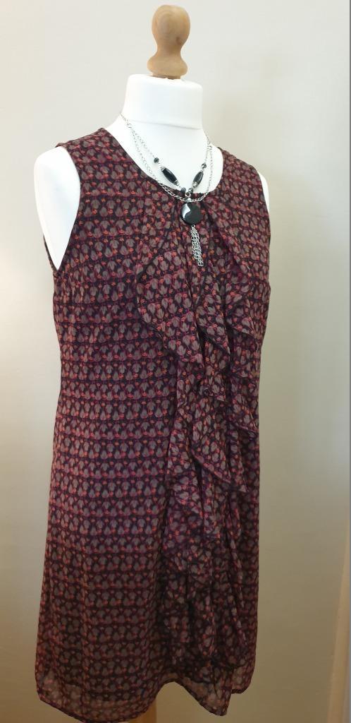 NIEUW artikel : Vero Moda jurk - Maat L, Kleding | Dames, Jurken, Nieuw, Maat 42/44 (L), Zwart, Knielengte, Ophalen of Verzenden