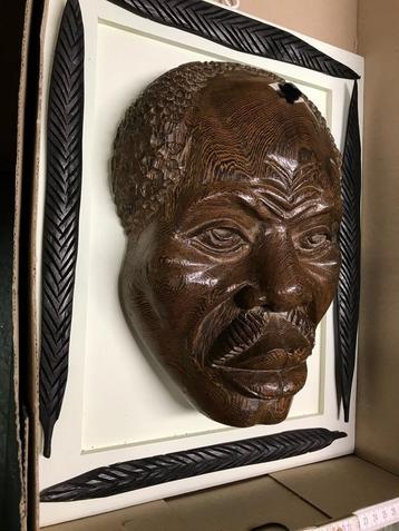 Afrikaanse kunst en andere culturen beschikbaar voor biedingen