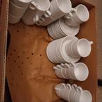 Lot koffietassen met ondertassen, Ophalen