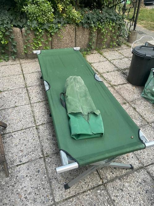 Veldbed - voor  kampeert maar ook niet wil overdrijven, Caravans en Kamperen, Kampeermeubelen, Gebruikt, Overige, Ophalen
